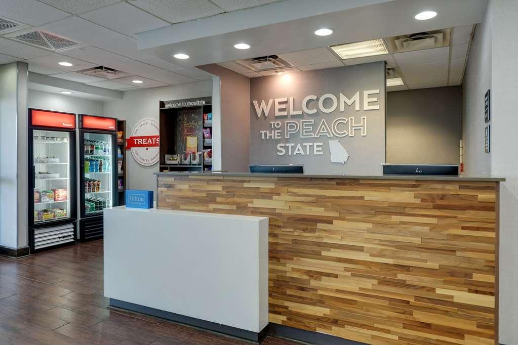 Hampton Inn โมลทรี ภายใน รูปภาพ